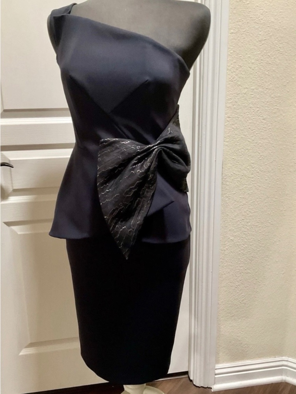 Lucian Matis Dress One Shoulder Womens LBD SZ Small Holidays